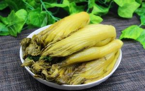 Hướng dẫn cách làm cải chua vàng giòn, không bị váng 3 Hướng dẫn cách làm cải chua vàng giòn, không bị váng